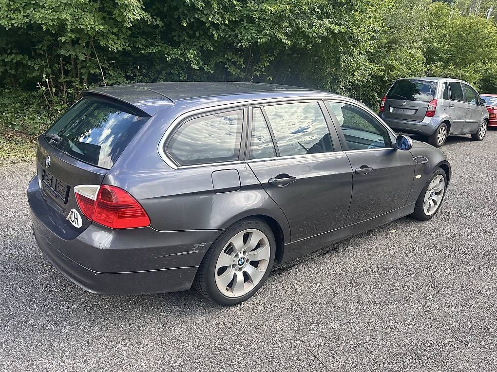 BMW Autos: BMW 330 d 4x4 – Gebraucht aus Mülenen von Jetmir019 2