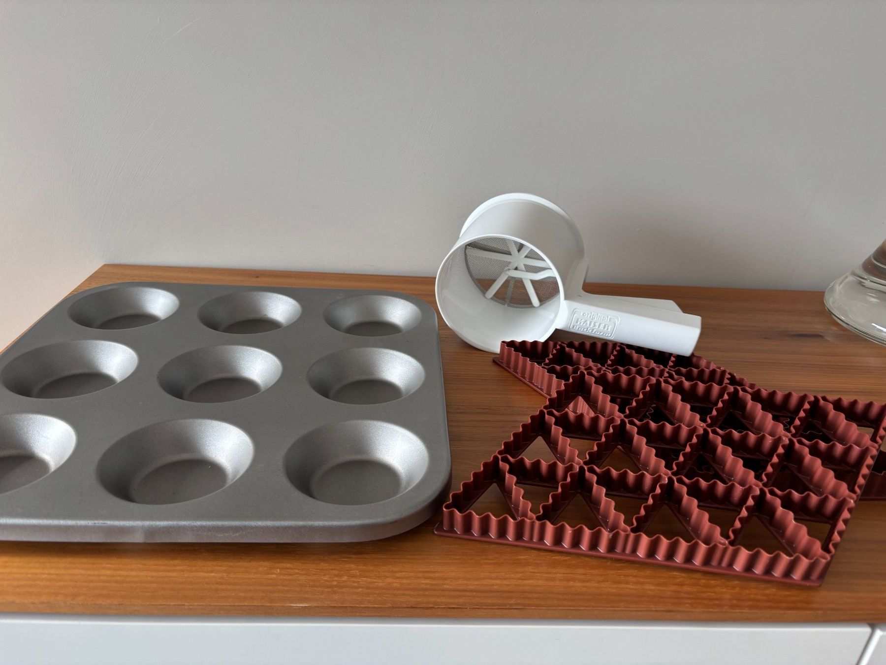 Elettrodomestici da cucina: Küchenartikel, Backen, 5 verschiedene Teile – Usato da Laax GR venduto da wil_66wq 1