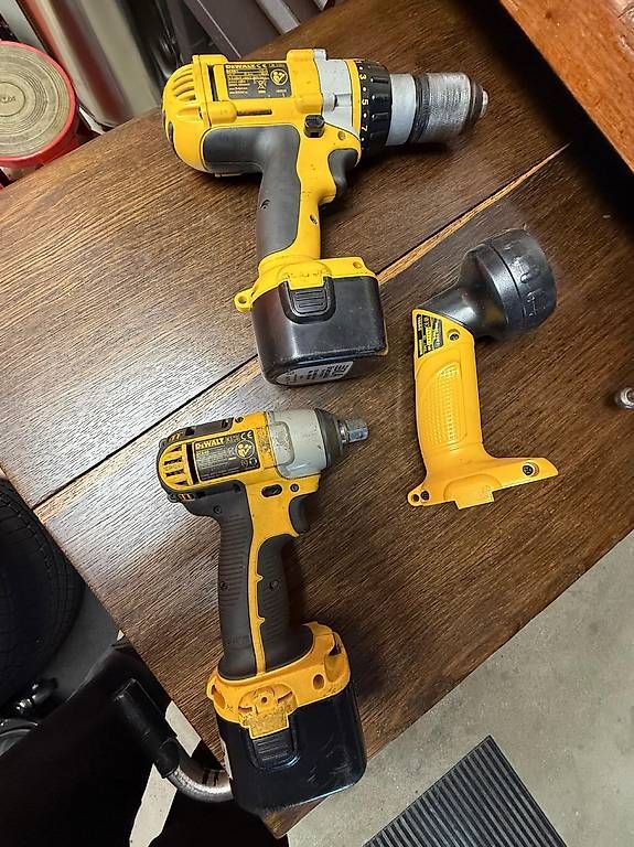 Trapani: Dewalt Sortiment 12V – Usato da Fischbach-göslikon venduto da Trinity16 1