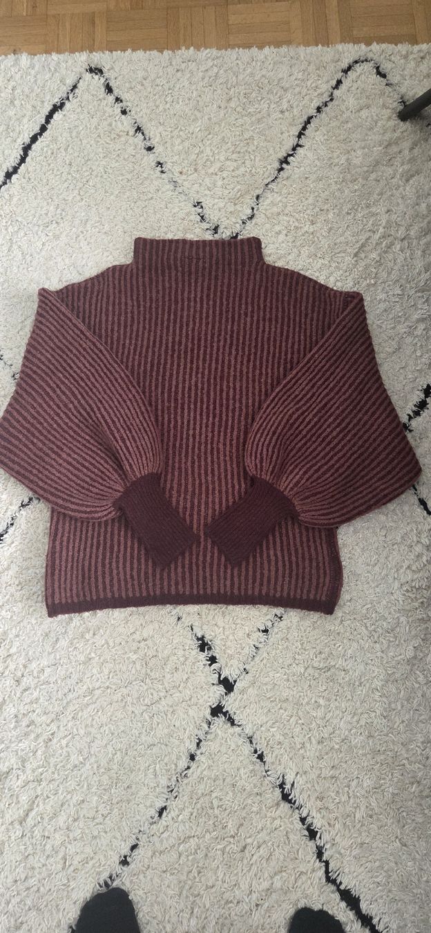 Vila Pulls & Sweat-shirts: Zweifarbiger Feinstrickpullover – D'occasion à Belp par mar_wyp6