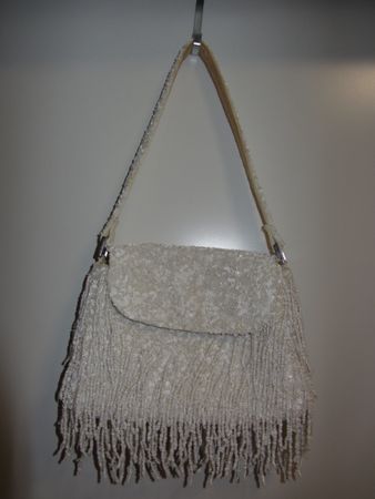Abendtasche weiss mit Pailletten und Fransen gebraucht