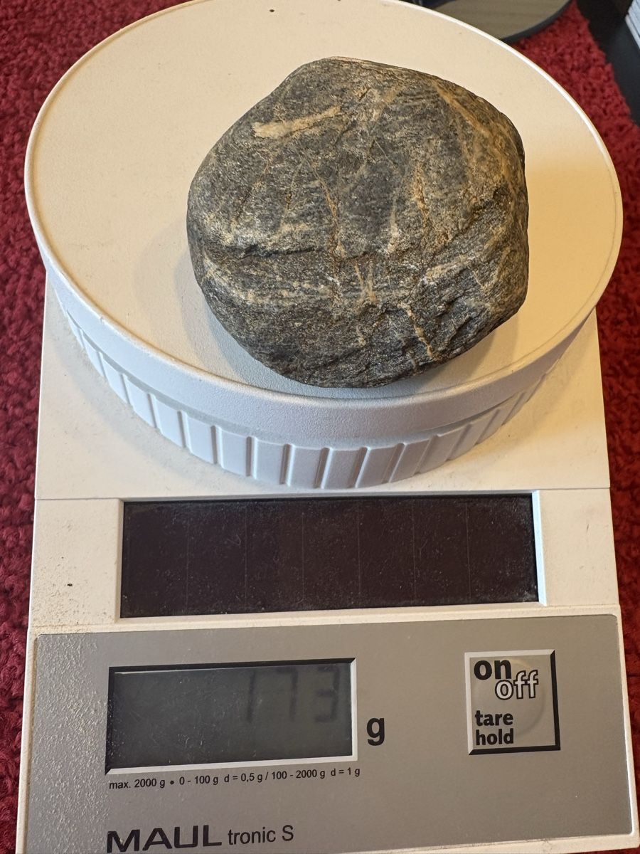 Mineralien & Heilsteine: Wallis Stein ist sehr magnetisch  – Gebraucht aus Murten von Tzaugg 5