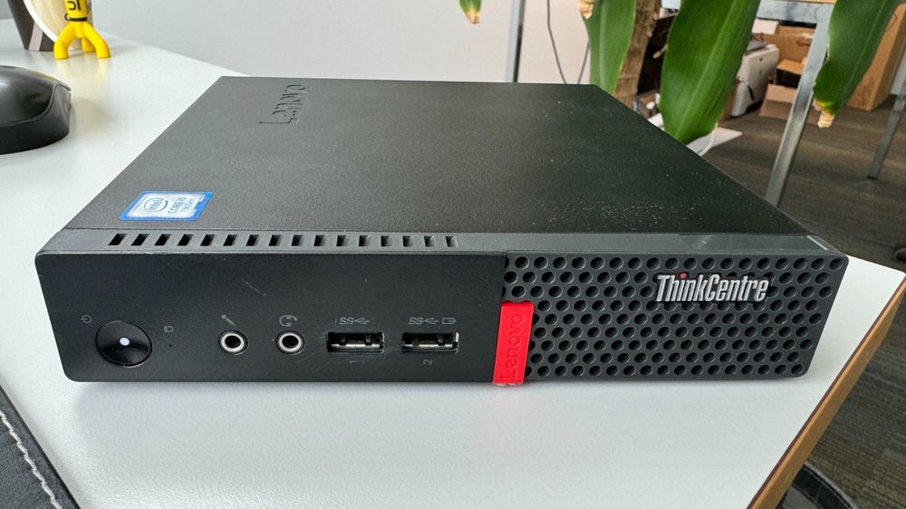 Pack Ordinateur Lenovo ThinkCentre M710q – Mini PC, écran 19", Clavier/souris, Win 11