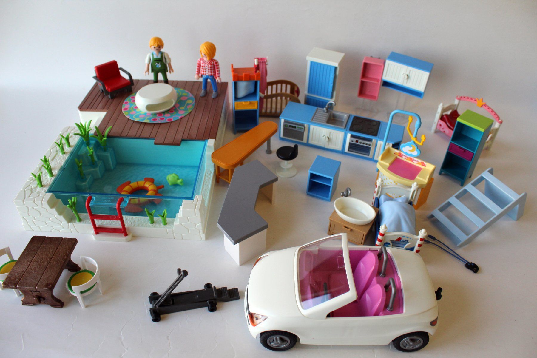 Playmobil Giocattoli: PLAYMOBIL - Konvolut mit Auto, Möbel, Pool – Usato da Roggwil BE venduto da Hemhem 9