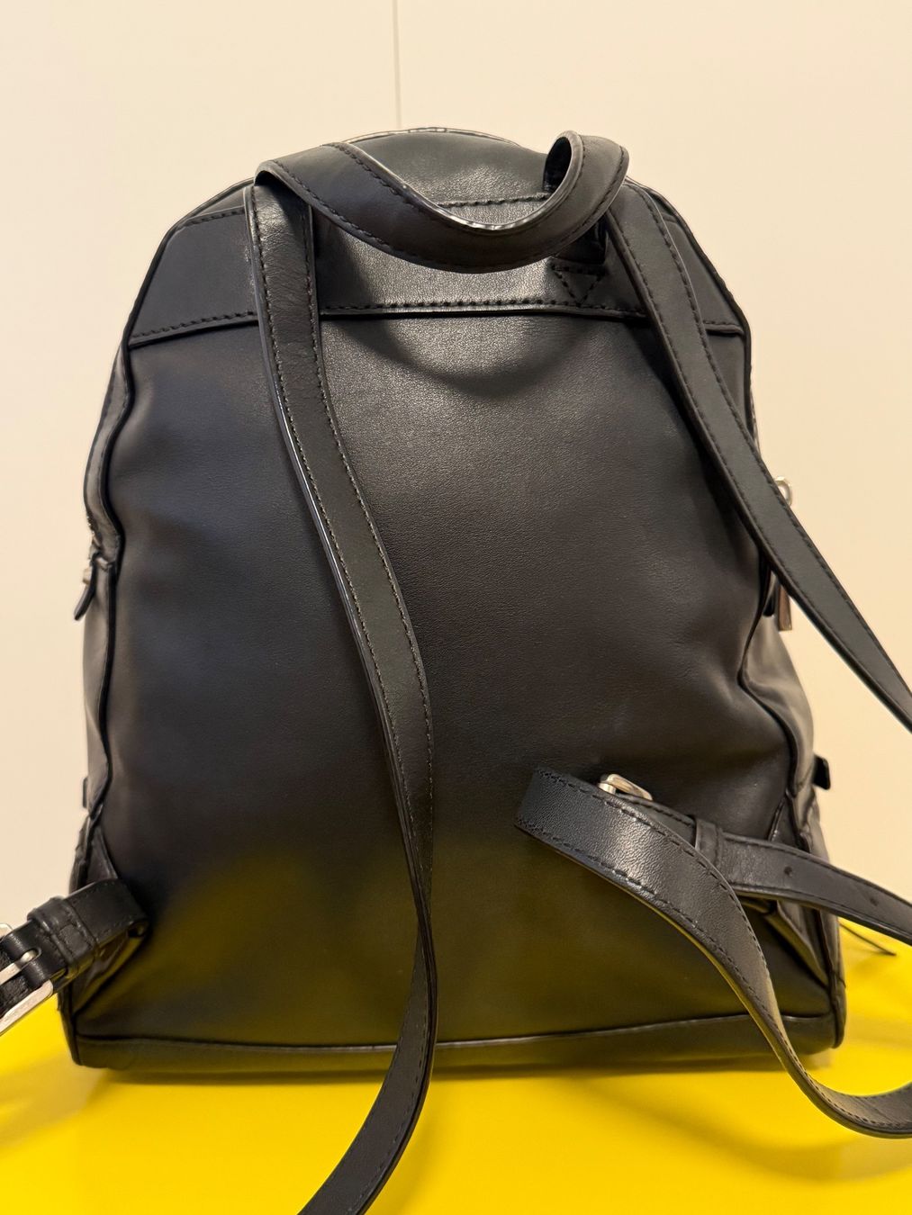 Michael Kors Zaini: Michael Kors Damenrucksack (Echtleder) – Usato da Schaffhausen venduto da ModestyB 2