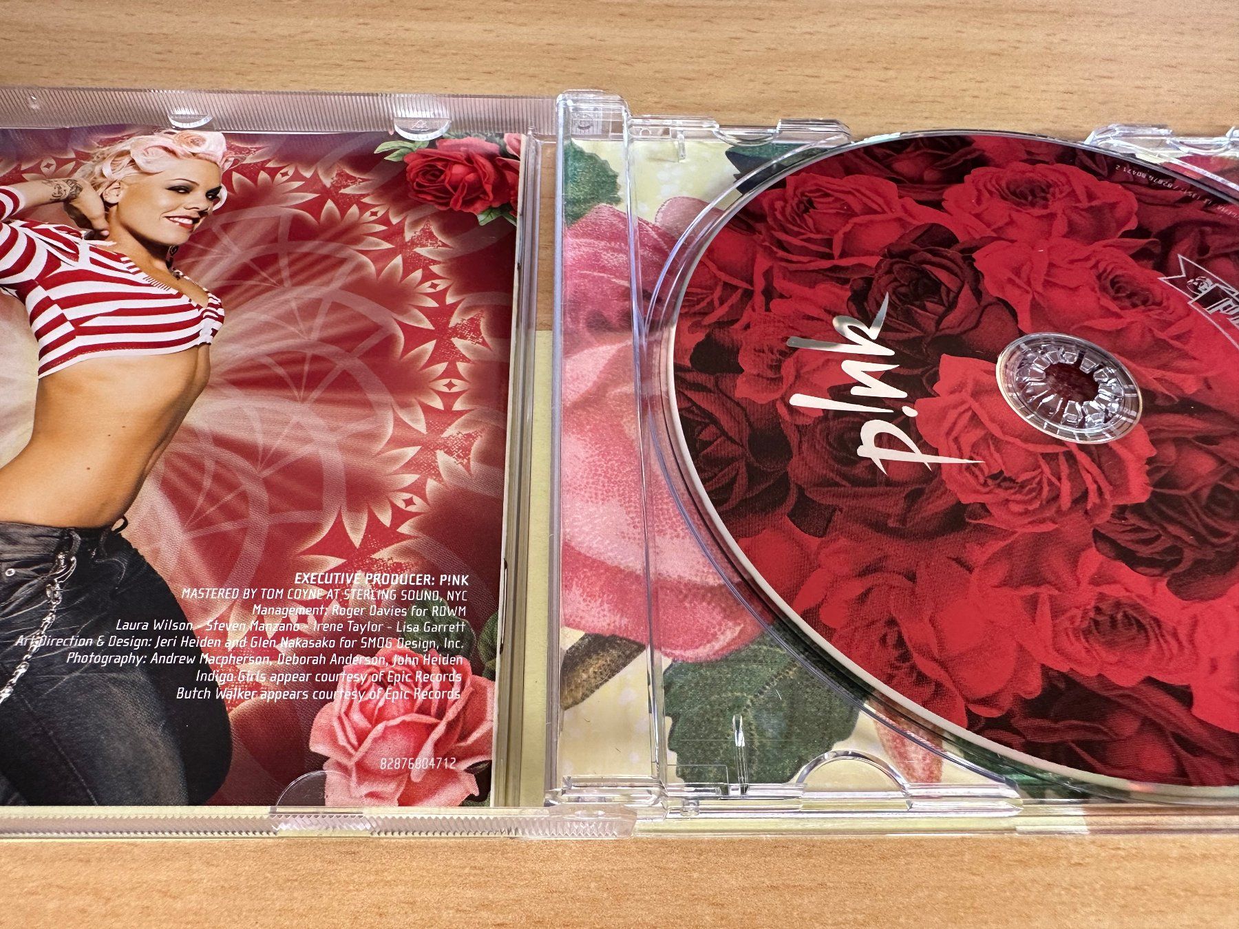 CD: P!NK – I'm Not Dead – Usato da Rikon im Tösstal venduto da Alpenmutz 2