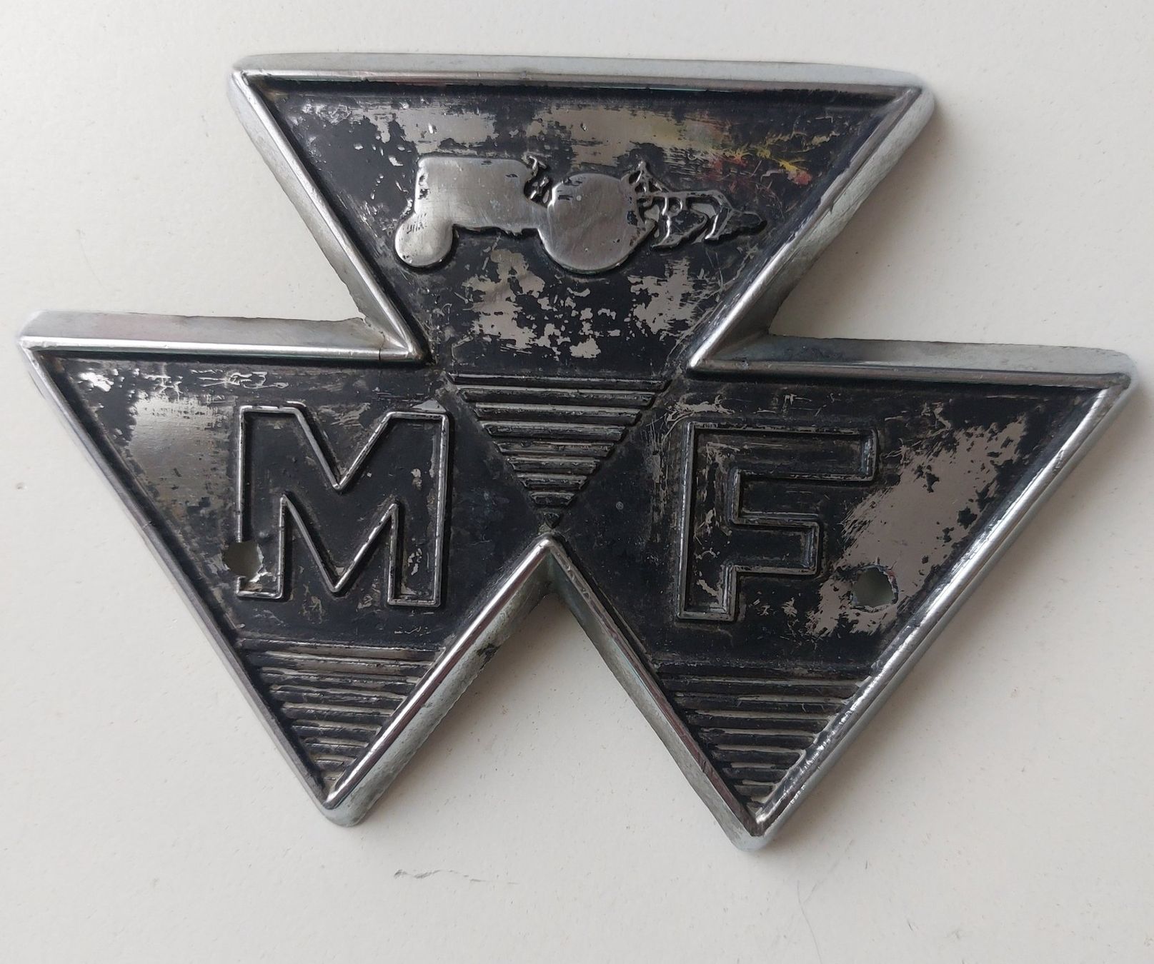 IHC Accessori per altri veicoli: Emblem Massey Ferguson MF Traktor Schild – Usato da Schenkon venduto da Elbarto007 4