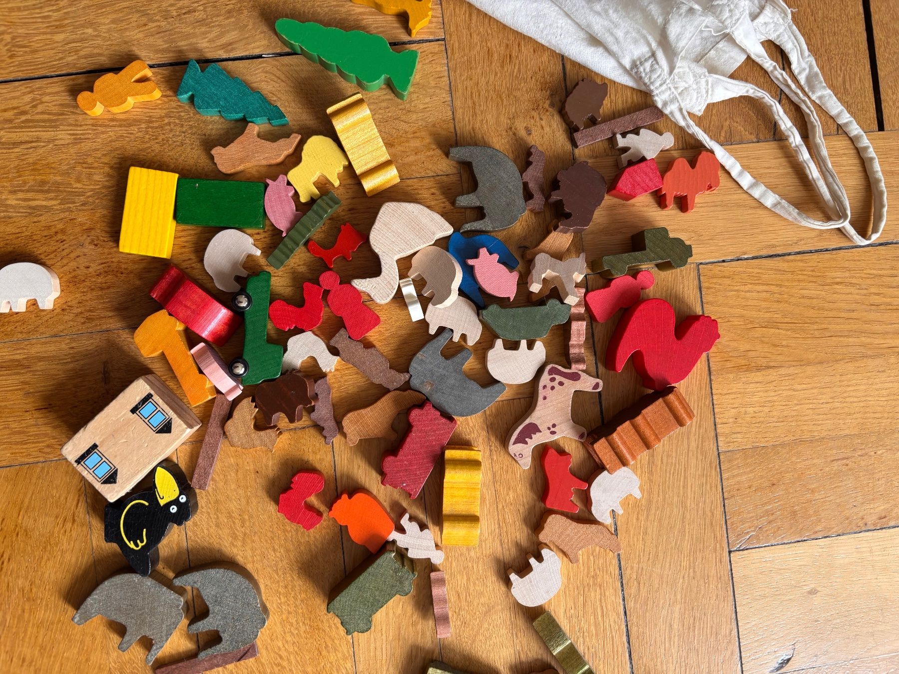 Giocattoli: Tierfiguren aus Holz – Usato da Zürich venduto da ScoutFinch