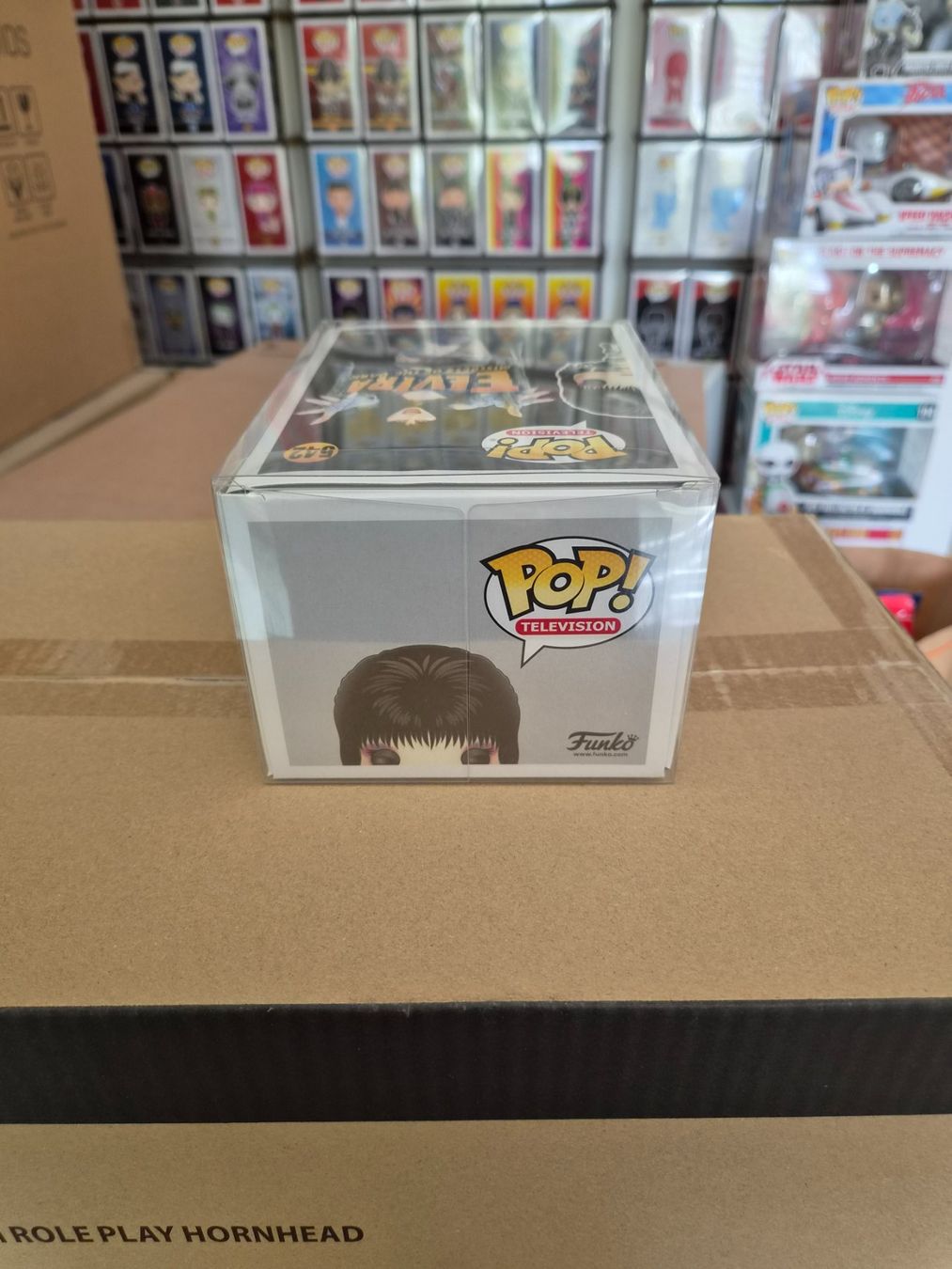 Funko Statuette: Funko Pop Elvira #542 Chase Edition – Nuovo e nell'imballaggio originale da Sisseln AG venduto da schenk-figuren 4