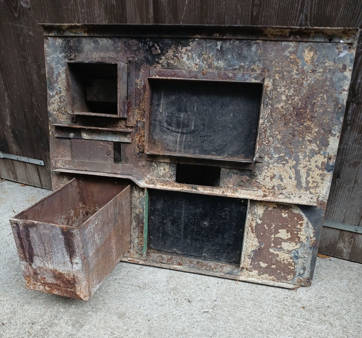 Cucine: Antiker Holzherd > nur leere Front – Difettoso da Bilten venduto da Archiv55 4