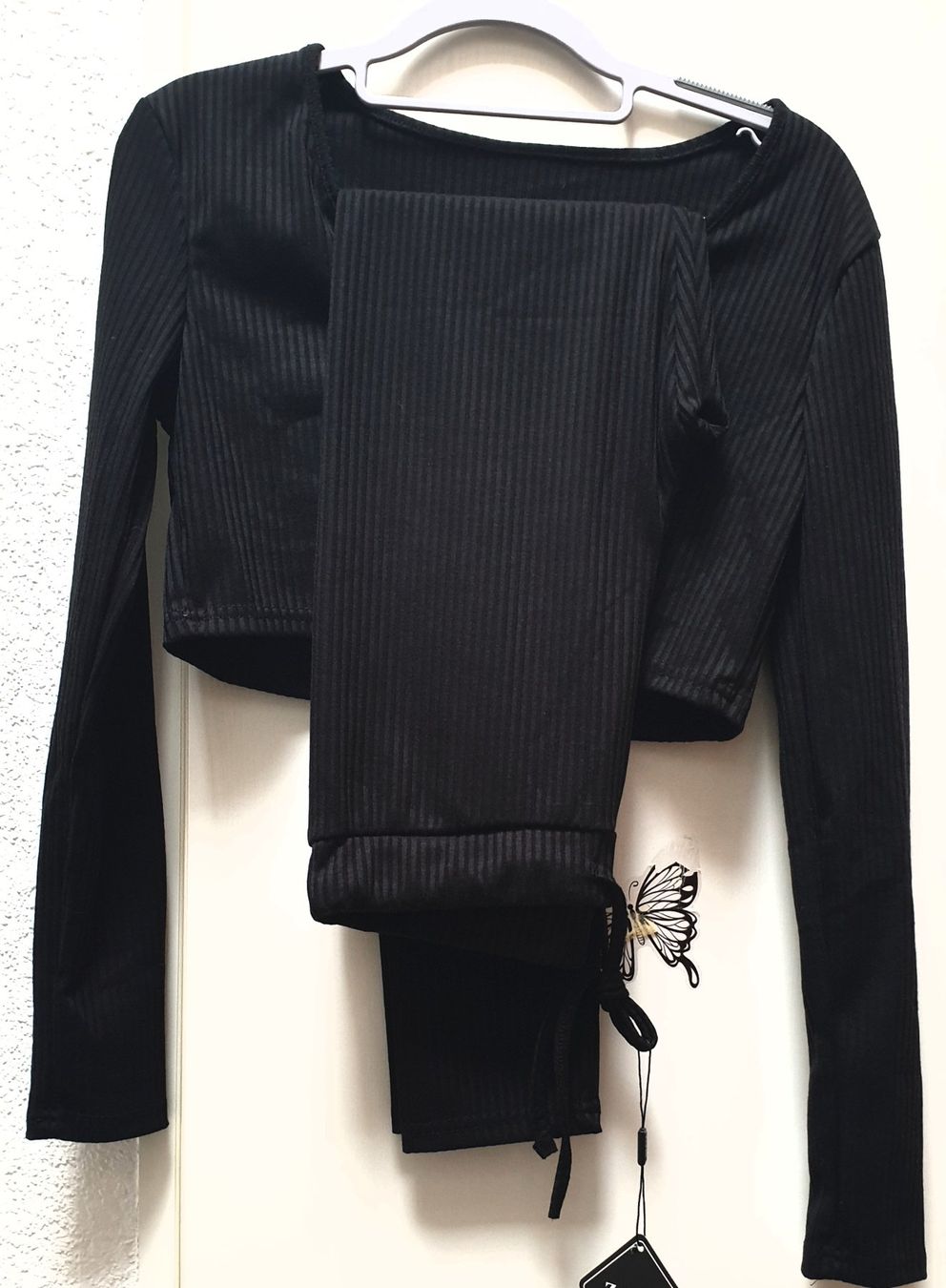 Camicette, T-shirt & Top: Schwarzes, geripptes Set – Nuovo (secondo la descrizione) da Thun venduto da Vinkaa