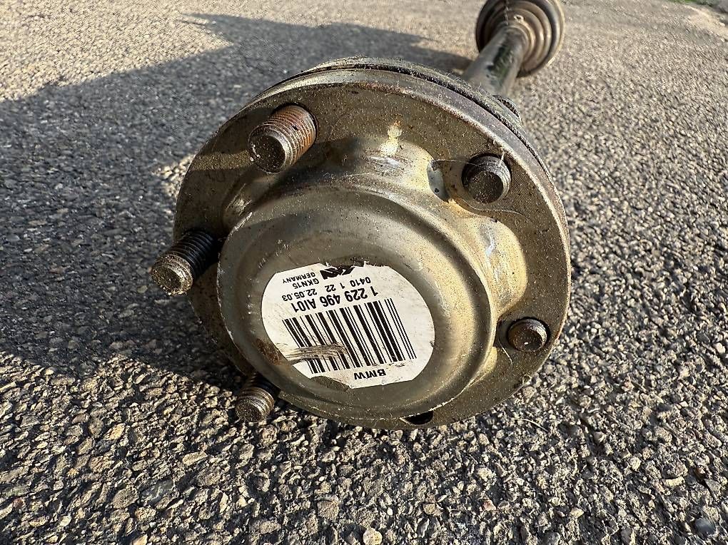Tutti pezzi di ricambio auto: BMW E46 Antriebswelle – Usato da Fislisbach venduto da dreams02 1