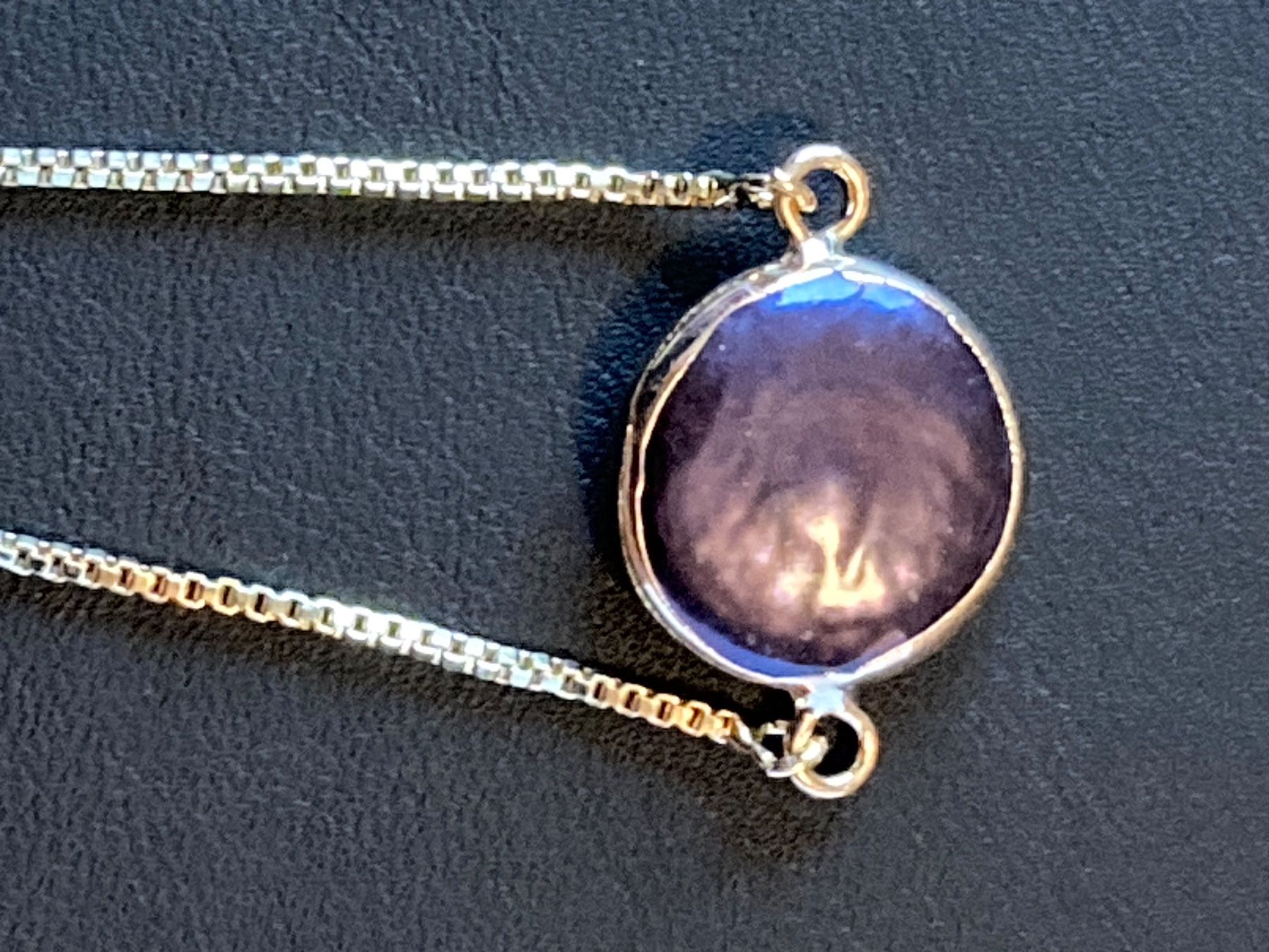 Bracciali & Braccialetti: Bracelet doré cabochon violet sombre – Nuovo e nell'imballaggio originale da Genève venduto da ct_fqr8 1