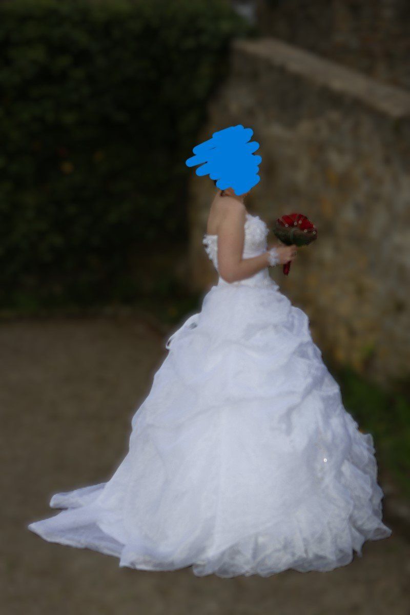 Kleider: Robe de mariée blanc neige princesse taille env. 42 – Gebraucht aus Corcelles NE von Etouna