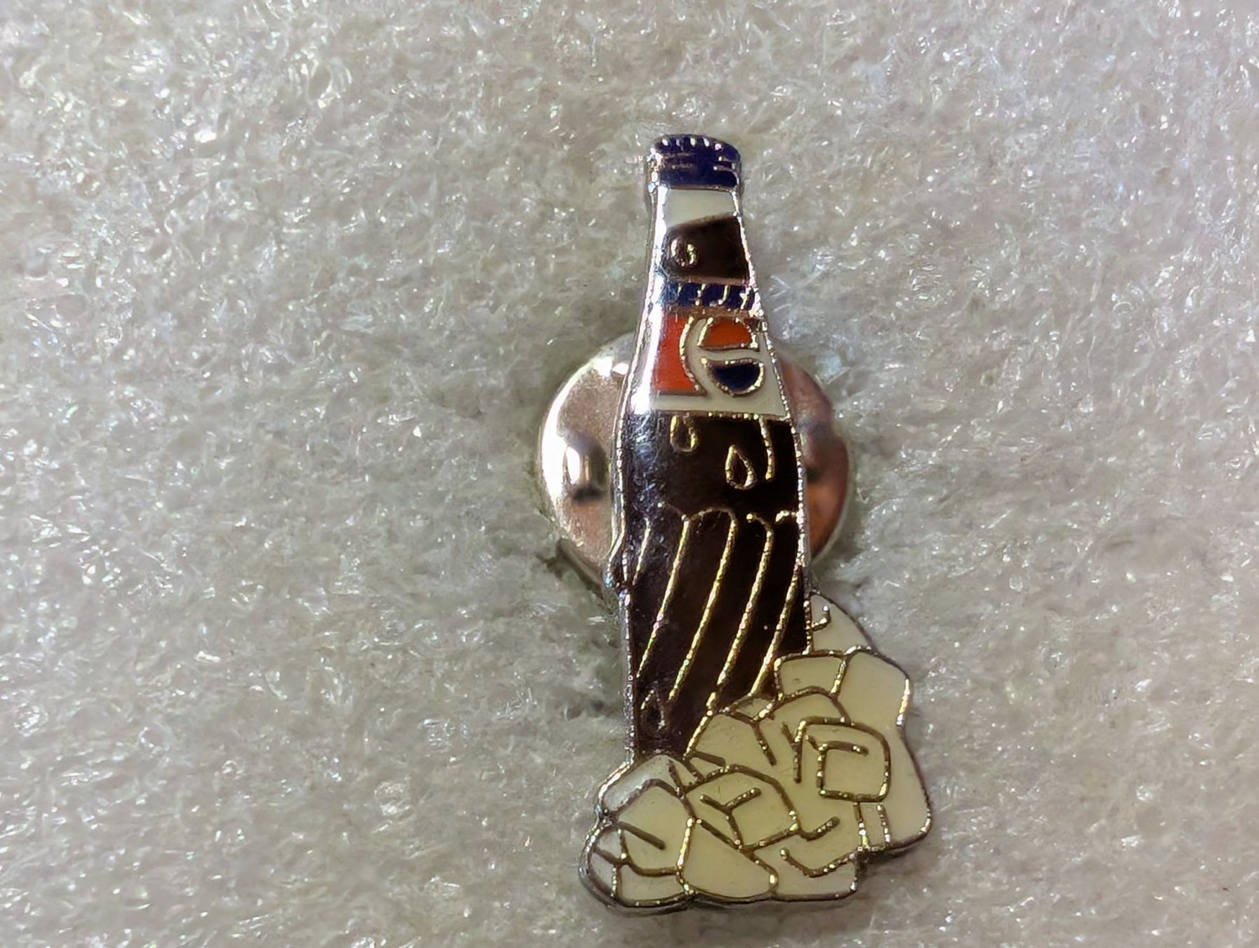 Placchette & Badge: Ansteckpin 202: Pepsi – Usato da Oppligen venduto da Pin-Fall-Shop