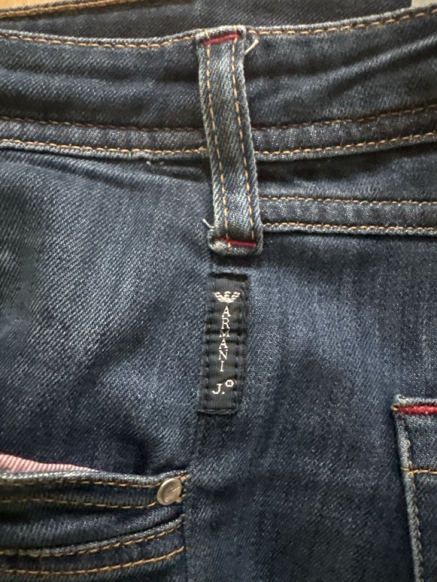 Armani Jeans: Armani Jeans Taille 29/29 – Usato da Düdingen venduto da Yellow 2