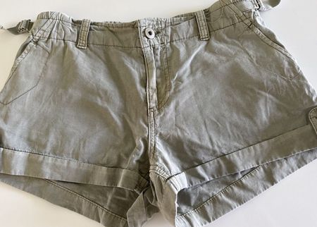 Kurze Hose Pull&Bear Khaki EUR 36 guter Zustand