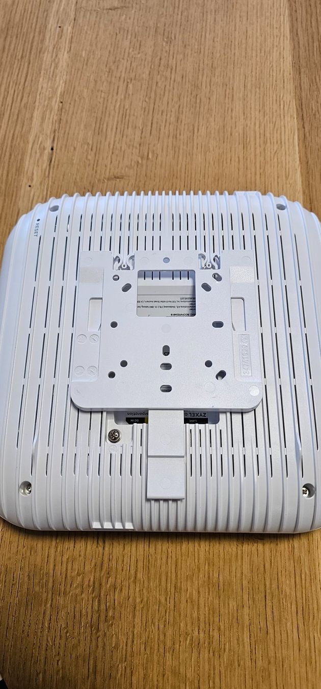 Zyxel WiFi: ZYXEL WAX650S Acess Point – Usato da Küttigen venduto da FuturePlanet 1