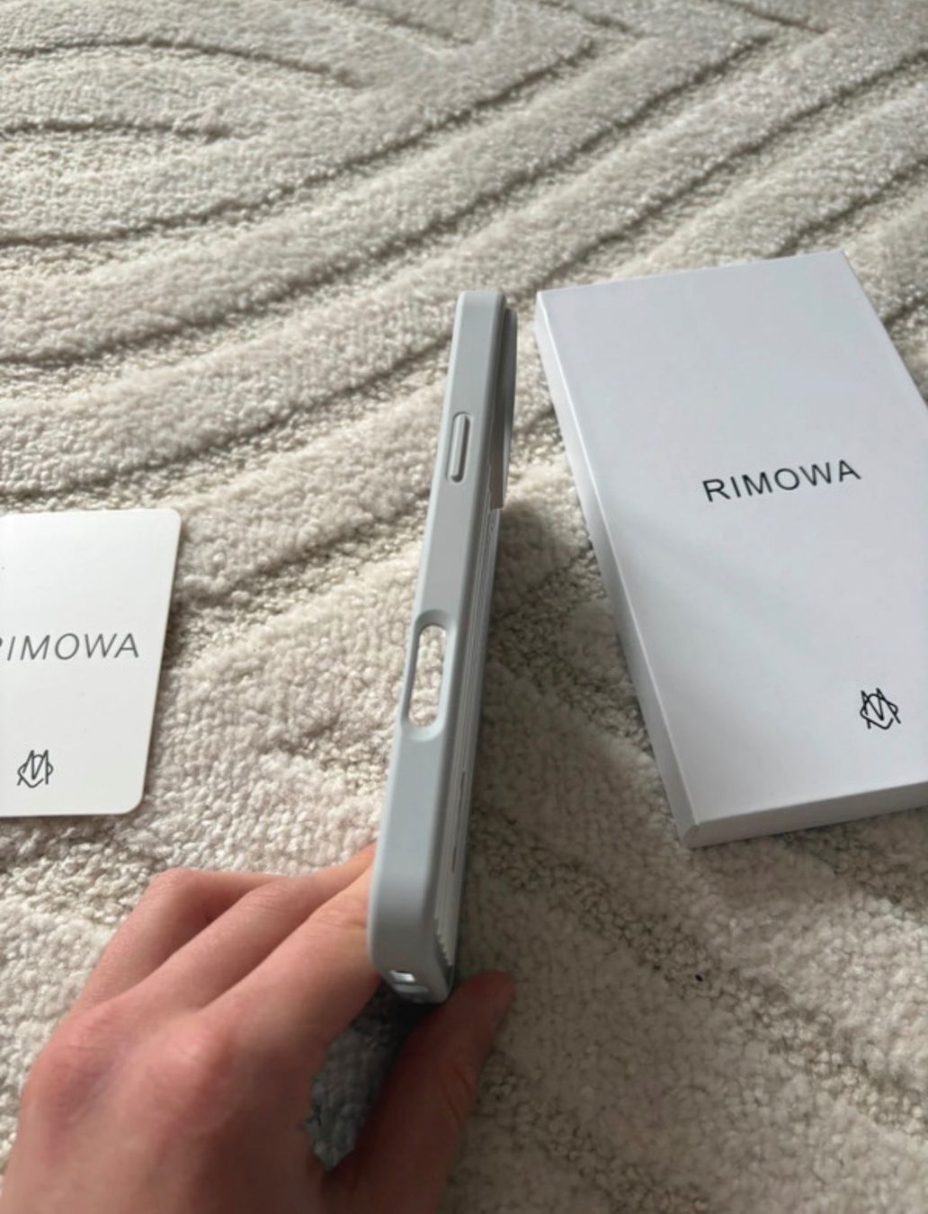 Coques & Protection écran: IPhone 16Pro Max Rimowa Case – D'occasion à Chur par Madeys 1