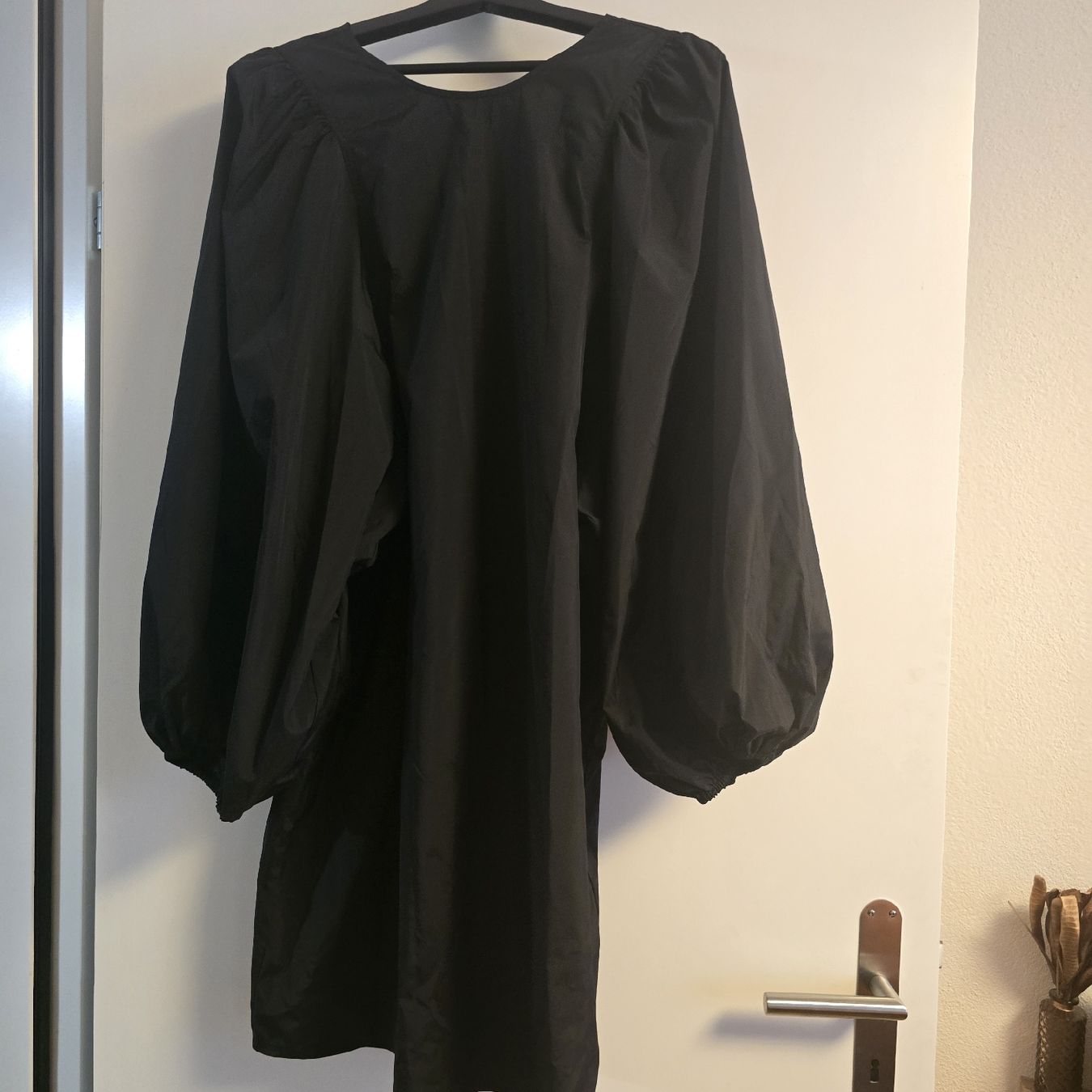 H&M Vestiti: Ein wunderschönes Kleid mit Flügelärmel – Nuovo e nell'imballaggio originale da Döttingen venduto da Mass-krisG 6