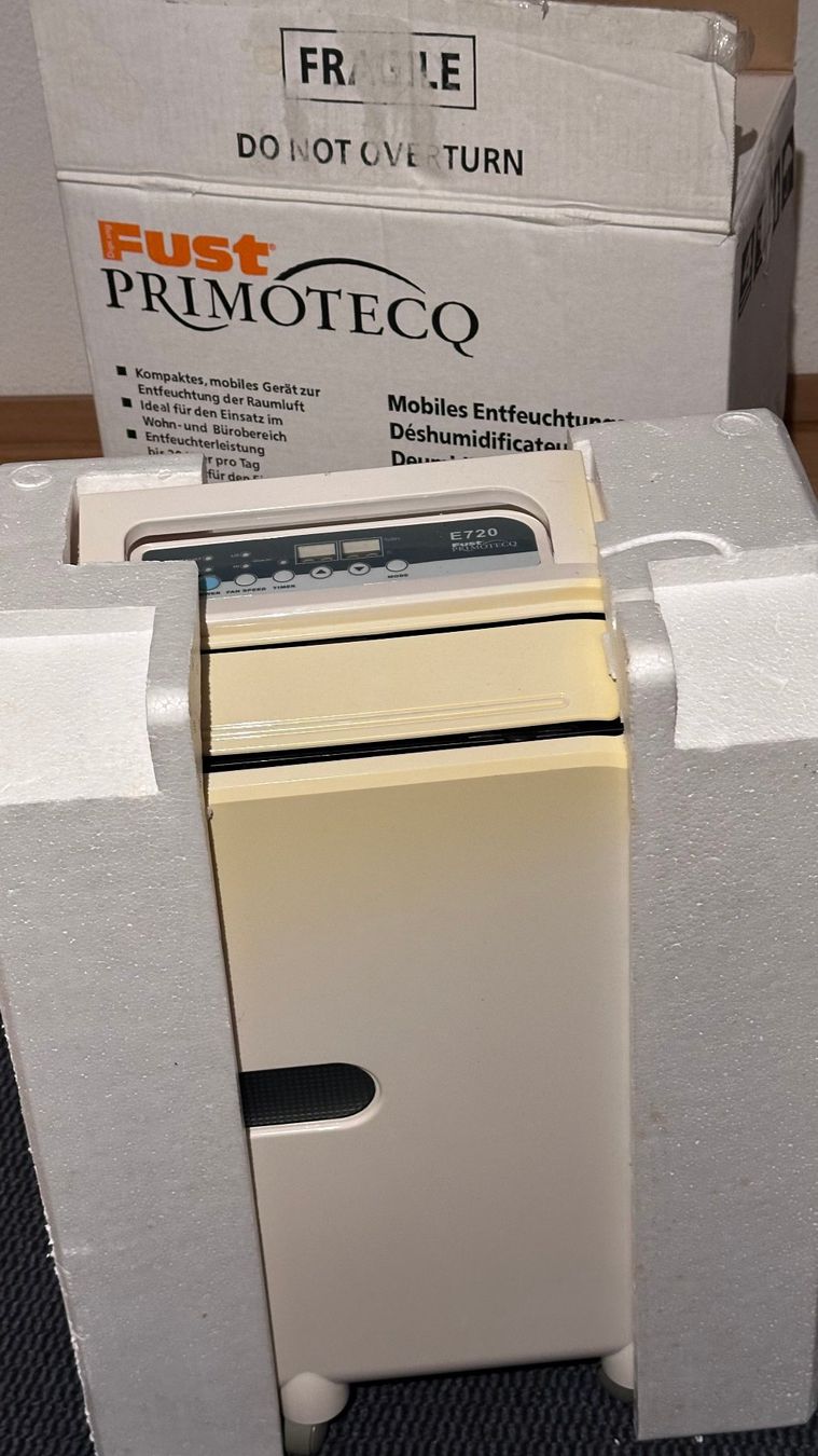 Primotecq Deumidificatori: Fust Primotecq Luftentfeuchter E720 - Ungebrauchten Zustand! – Nuovo (secondo la descrizione) da Volketswil venduto da nemo2000 1