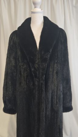 Elegant Vintage Full-Length Black Mink Fur Coat, Size Medium