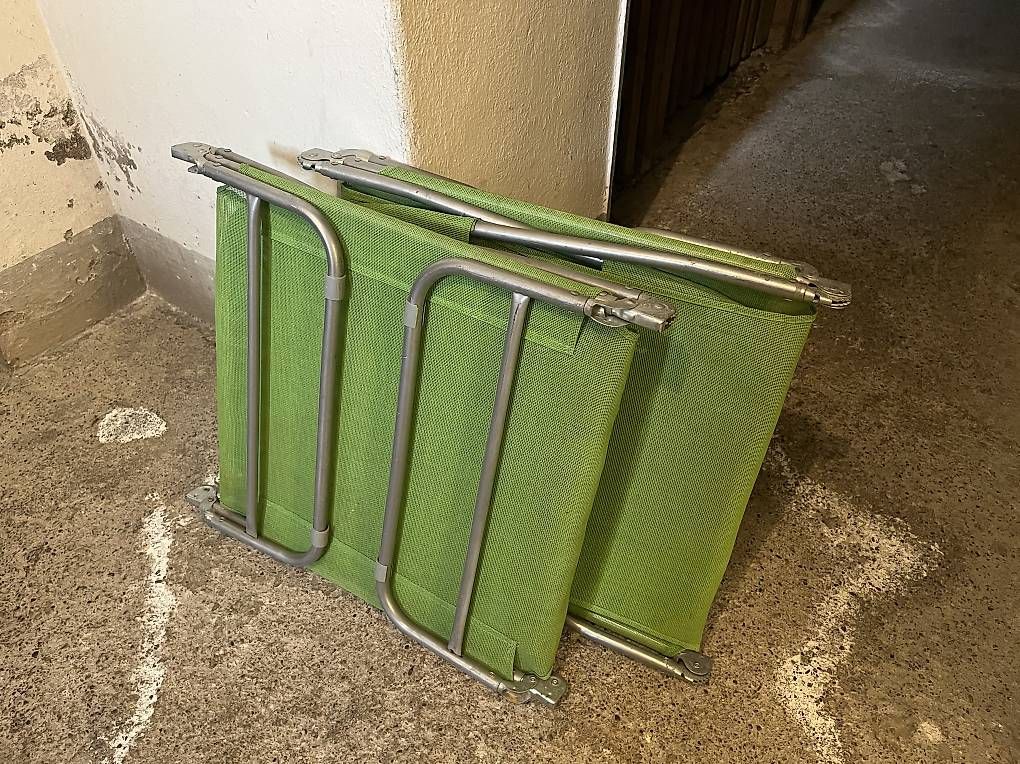 Chaises longues: Zwei Liegestühle, faltbar – D'occasion à Zürich par ark_bst7 3