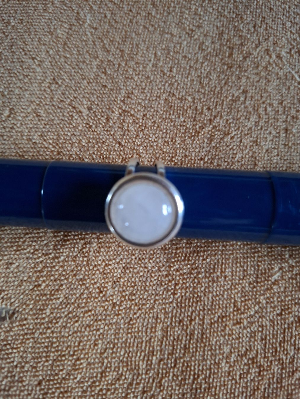 Anelli: Bague ajustable argentée avec quartz rose – Nuovo (secondo la descrizione) da Gumefens venduto da izalala