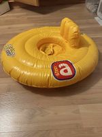 Baby-Schwimmhilfe