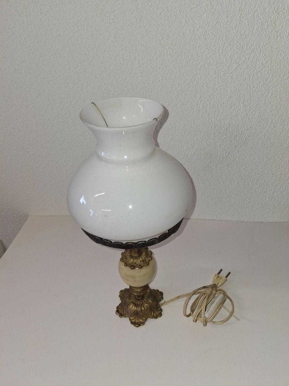 Lampade: Antike Vintage Tischlampe – Usato da Reichenburg venduto da AK307