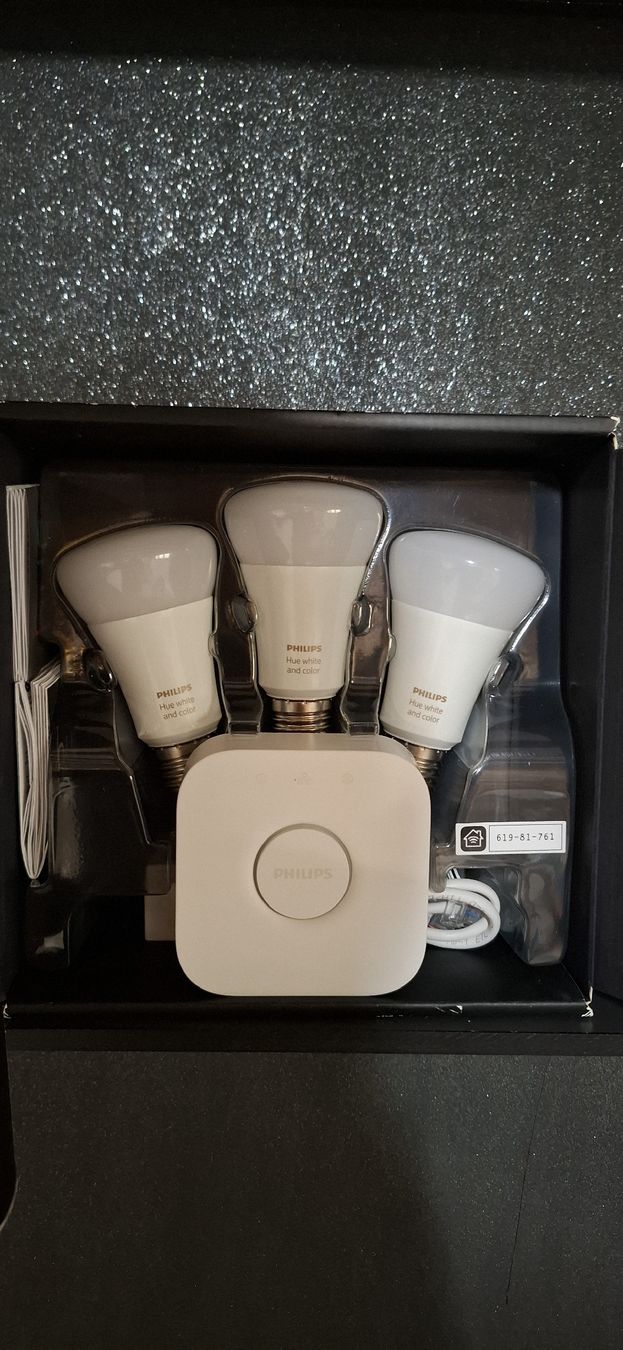 Philips Lampade: Philips Hue White & Color Starter Kit – Usato da Guntershausen venduto da Jtattoo 2