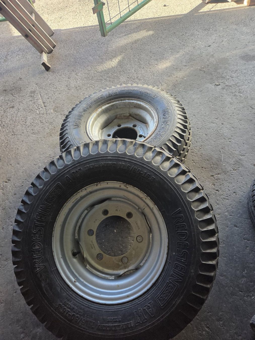 Pneus & Kompletträder: Anhänger Koplettrad Vredestein AW Implement – Gebraucht aus Mels von lad_8ctm