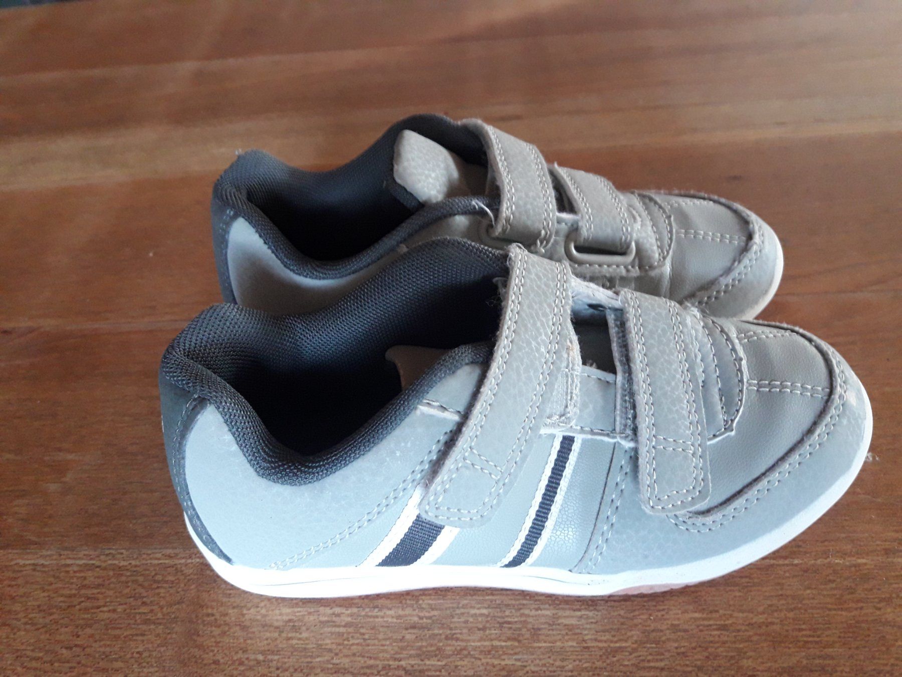Scarpe per ragazzi: Baskets de gym 29 – Usato da Courrendlin venduto da tititchoun