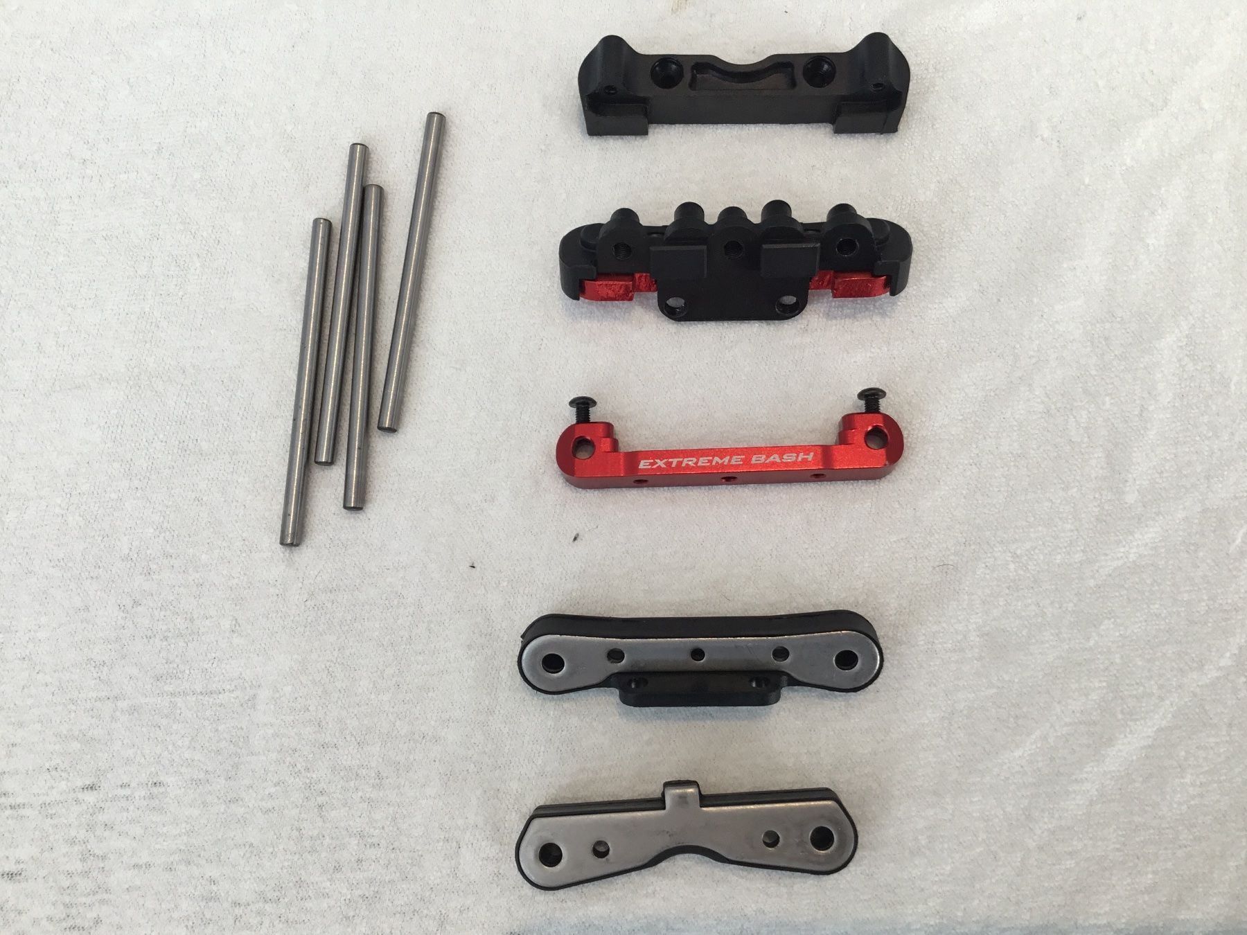 Arrma RC Modellbau: Arrma Kraton EXB 1:8 Querlenker-Halter – Neu (gemäss Beschreibung) aus Büsserach von Swissbluesmobile