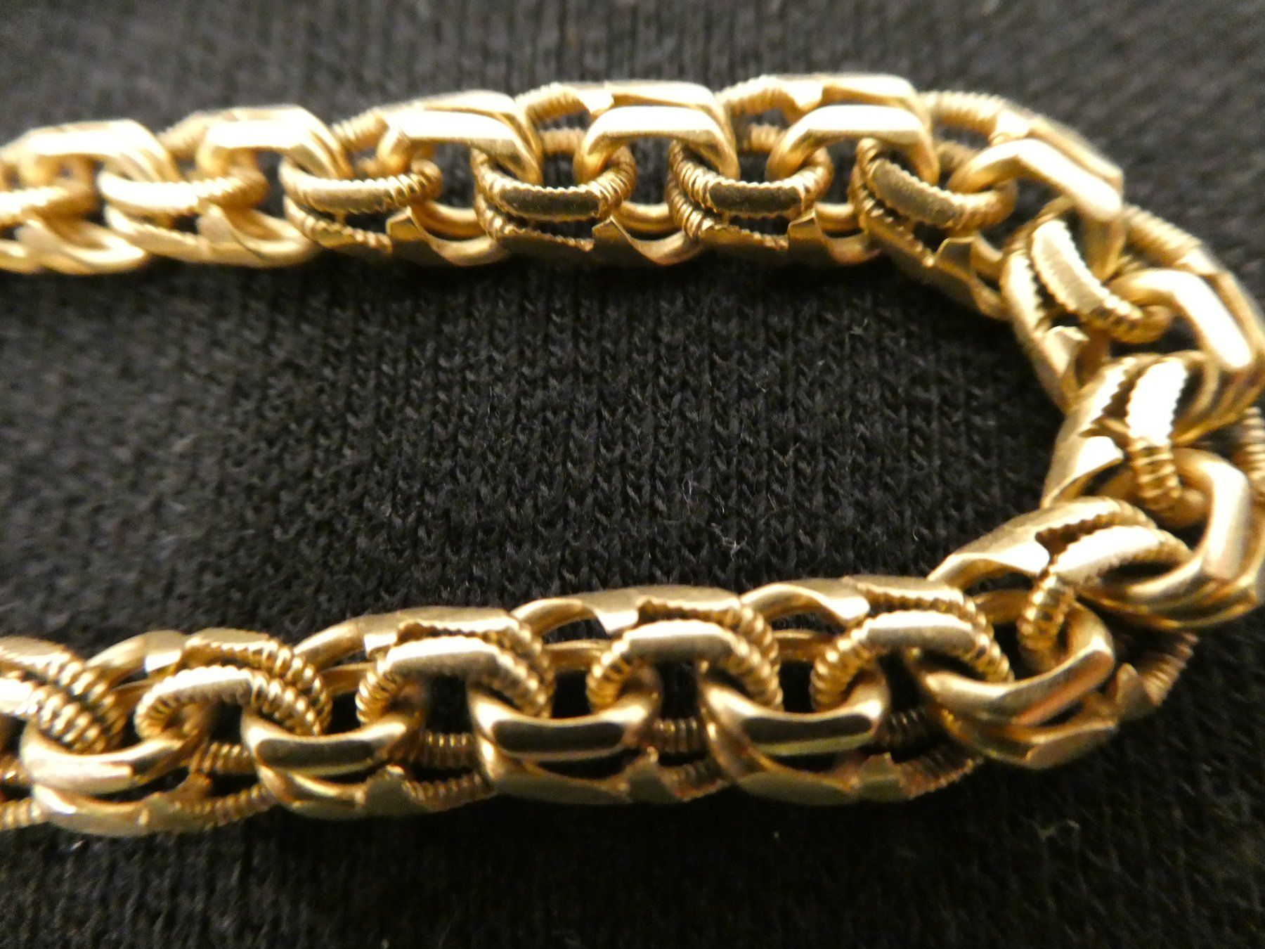 Catenine: Goldfarbene Kette Schmuck – Usato da Tann venduto da Geepap 1