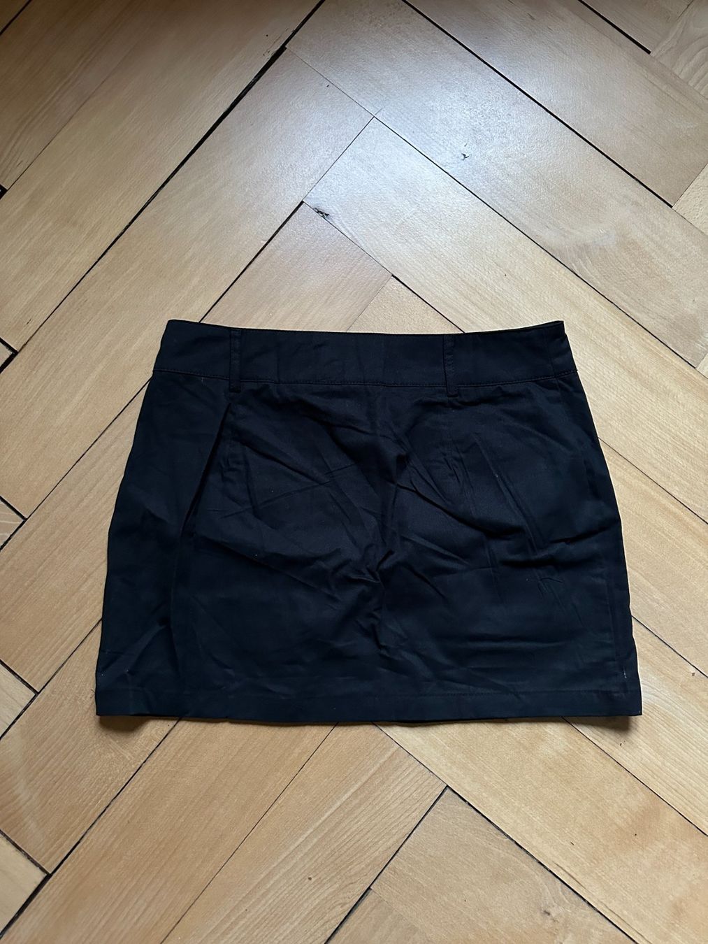 Gonne: Rock schwarz mit Taschen S – Usato da Zürich venduto da Diazaio 1