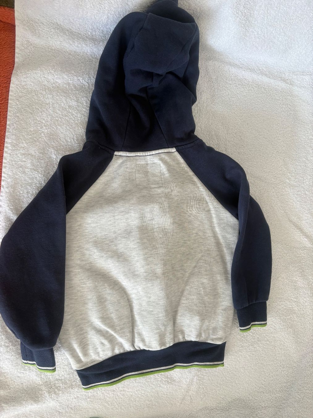 C&A Maglioni & Felpe: Pullover Jacke gr 104 Blau – Usato da Biel-Bienne venduto da Roserosse13 5