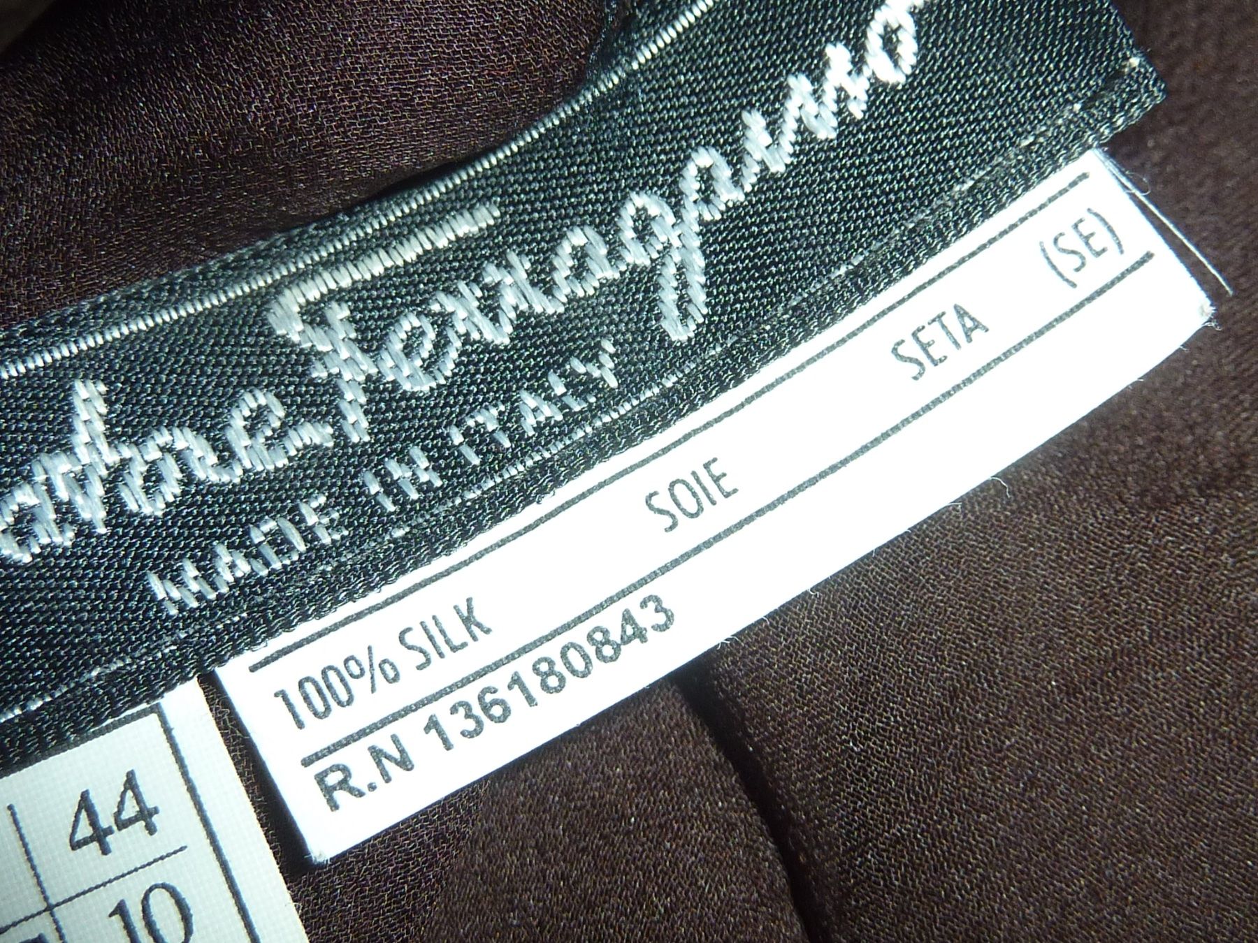 Salvatore Ferragamo Tops: blouse 42 FERRAGAMO marron seide régulateur température – Gebraucht aus geneve von chriztel 7