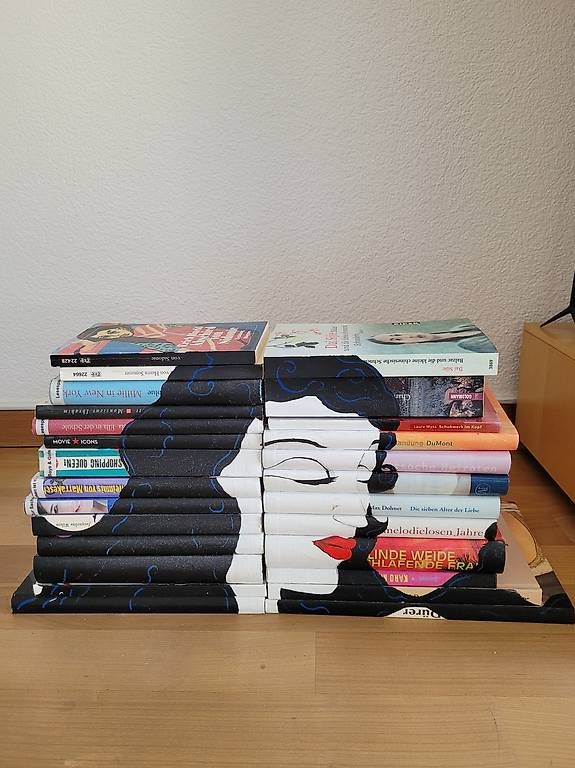 Libri: Bücherpacket handgemalte Front Upcycling – Usato da Spreitenbach venduto da dde_5k86