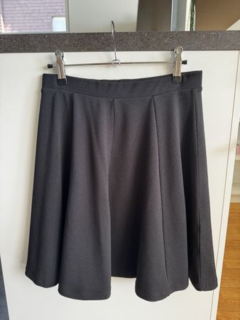 👗 Eleganter Rock - kaum getragen