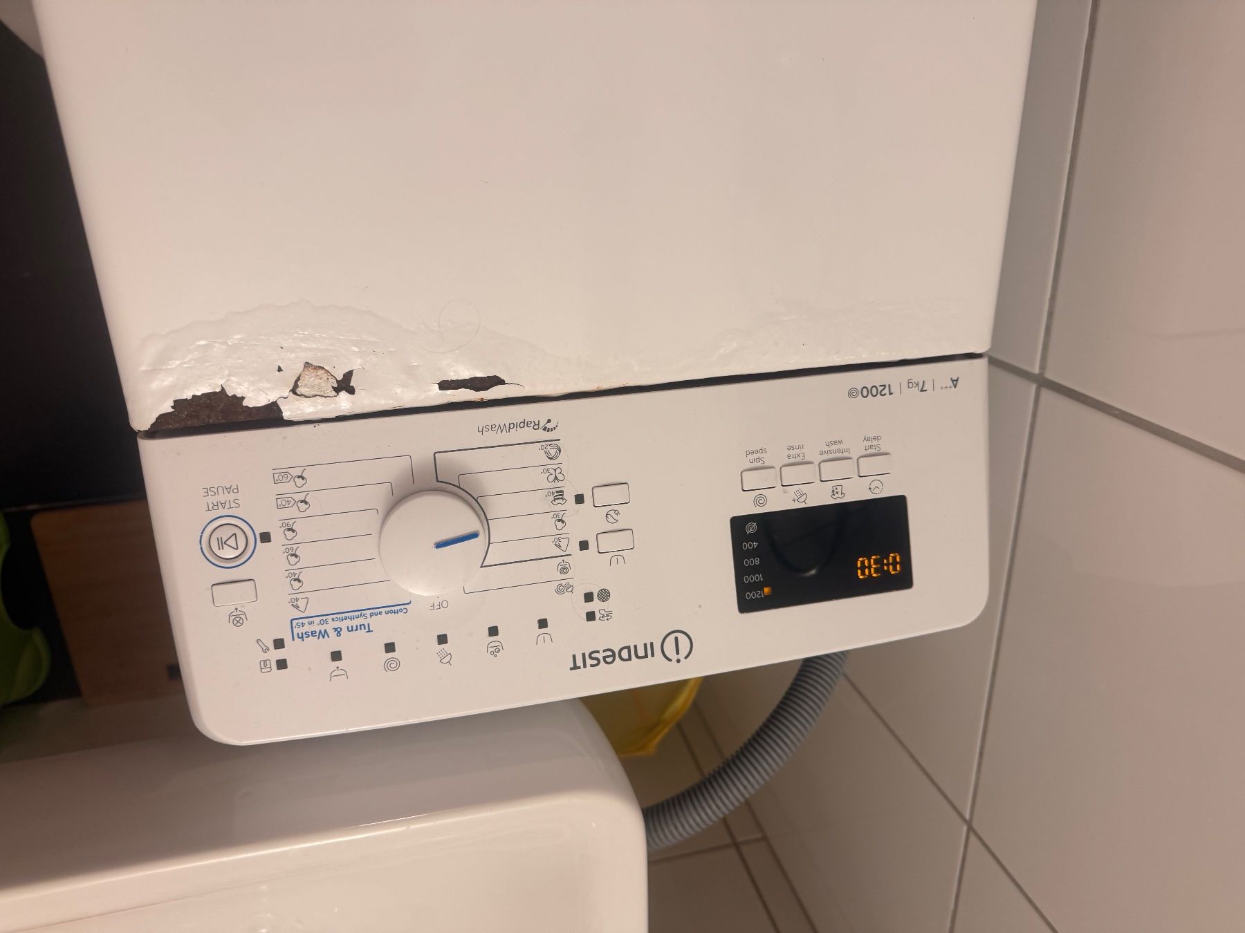 Machines à laver: Waschmaschine Indesit – D'occasion à Bettwiesen par dam_l2rd 2