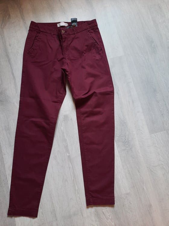 H&M Pantaloni: Pantalon chino H&M – Nuovo (secondo la descrizione) da Arnex-sur-Orbe venduto da kprt