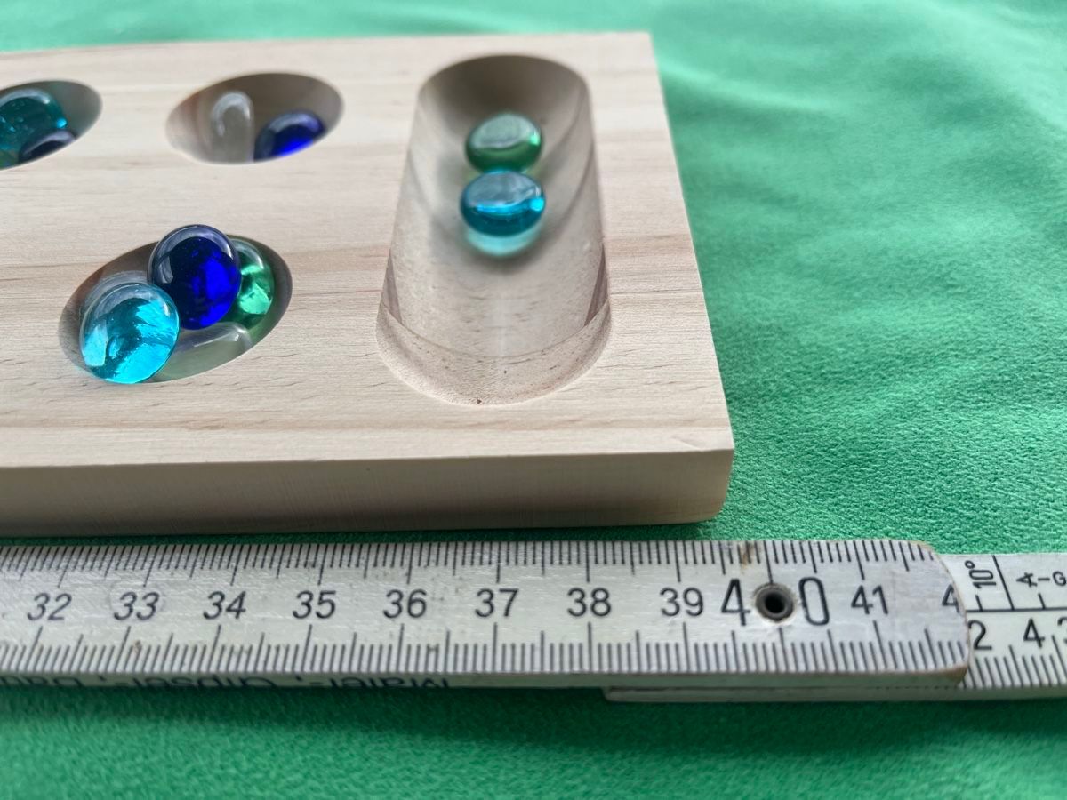 Giochi: Brettspiel Kalaha oder Serata, Holz, gross, klappb, Glasstei – Nuovo e nell'imballaggio originale da Neuenkirch venduto da zwimpferspiel 2