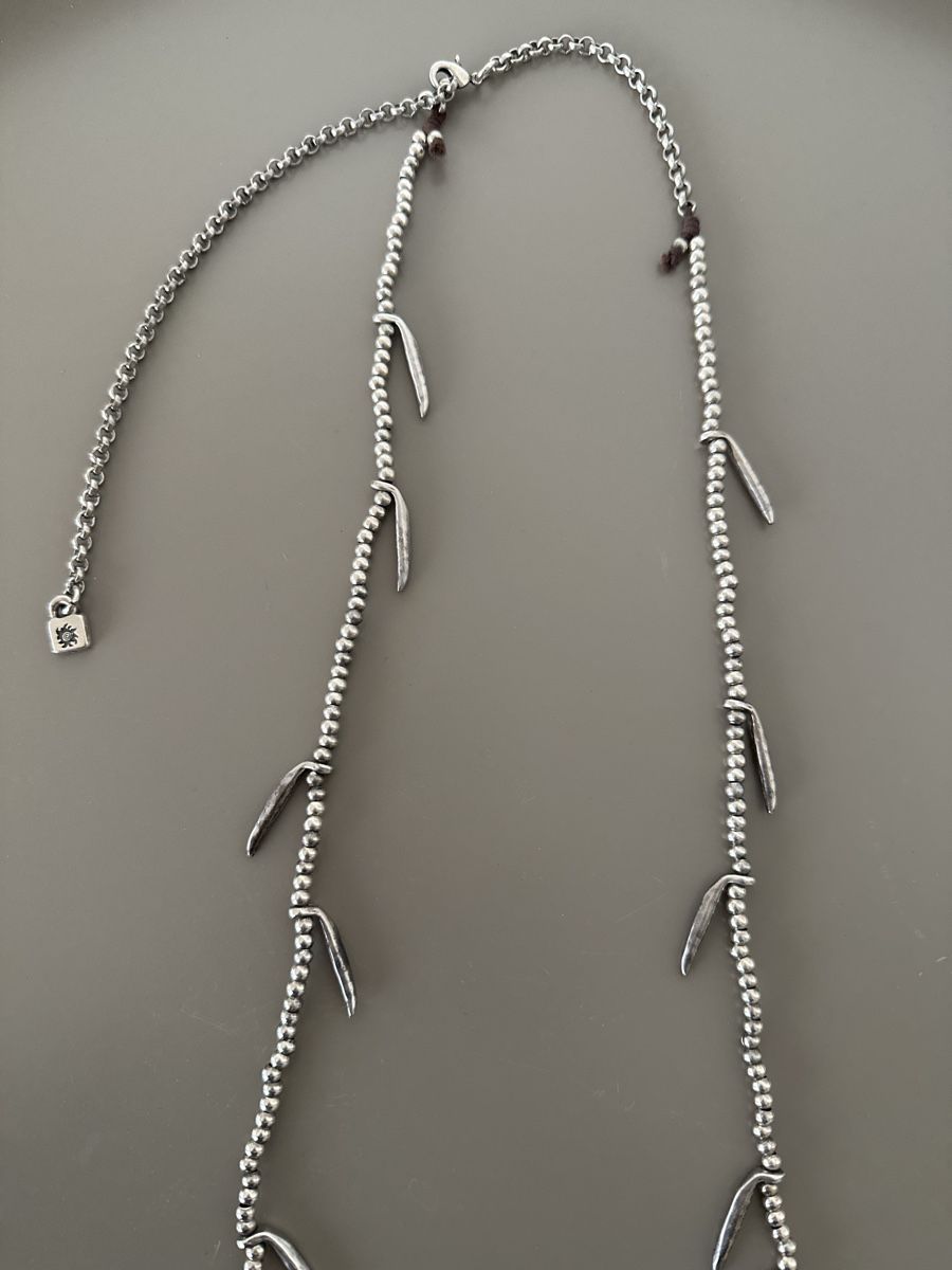 Catenine: Silver Beaded Necklace with Dagger Charms - Stylish! – Nuovo (secondo la descrizione) da Binningen venduto da can_s2yh 2