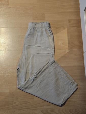 Hellgrüne luftige Hose von H&M in Grösse S
