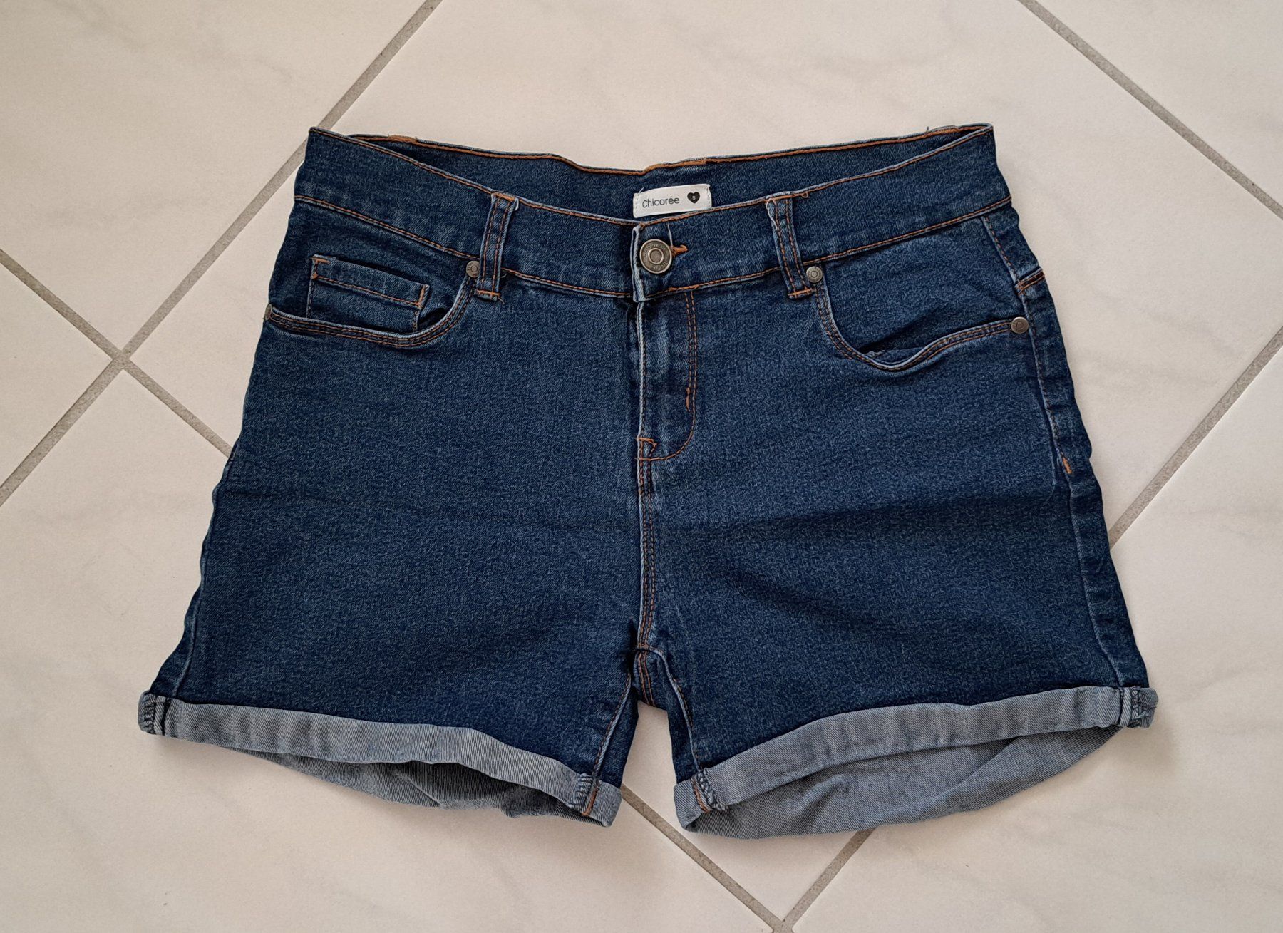 Pantaloni: Kurze Hose Jeans Chicorée Grösse S neuwertig – Usato da künten venduto da himelblau