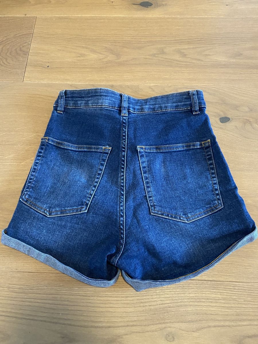H&M Jeans: Jeans Shorts – Nuovo (secondo la descrizione) da Ausserberg venduto da ani_7jqv 1