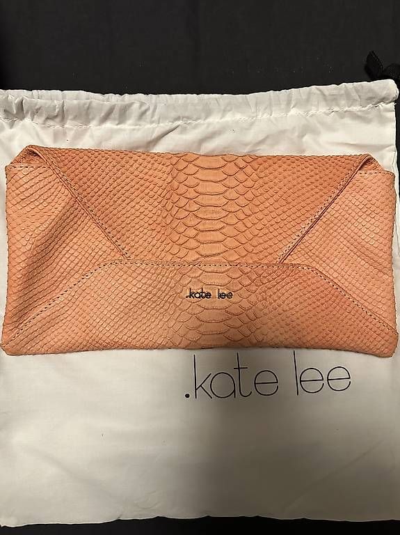Sacs femmes: Neuwertige Leder-Clutch Kate Lee – D'occasion à Basel par lore0233