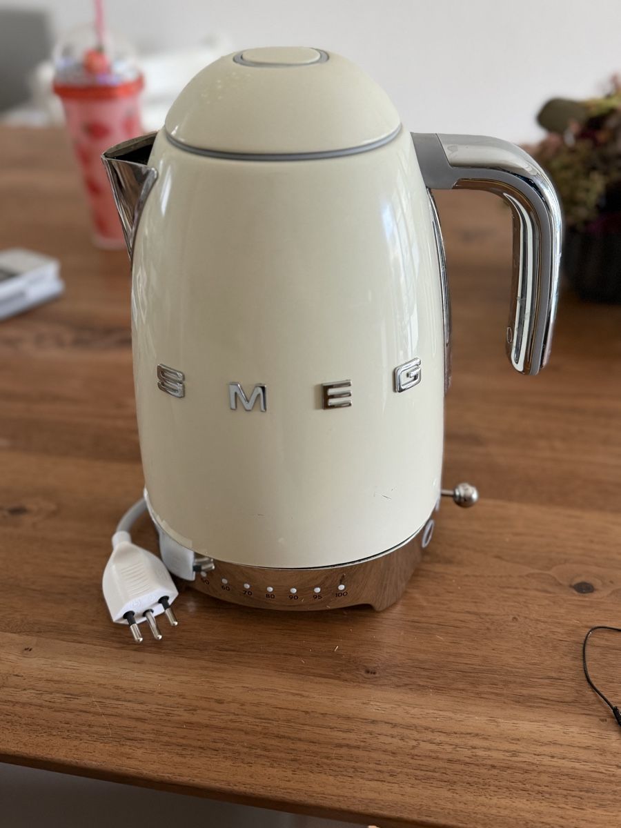 Smeg Wasserkocher: Wasserkocher SMEG – Gebraucht aus Oberönz von cedricolino