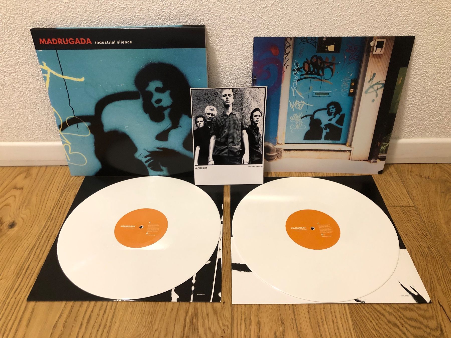 Dischi in vinile: MADRUGADA - INDUSTRIAL SILENCE LP EU 2019 LTD EDITION – Usato da Zofingen venduto da kartengeheimniss